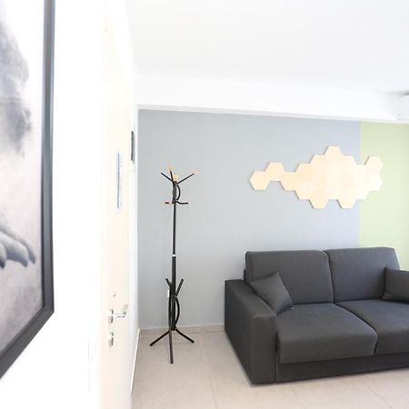 Downtown Seaside Suites Szaloniki Kültér fotó