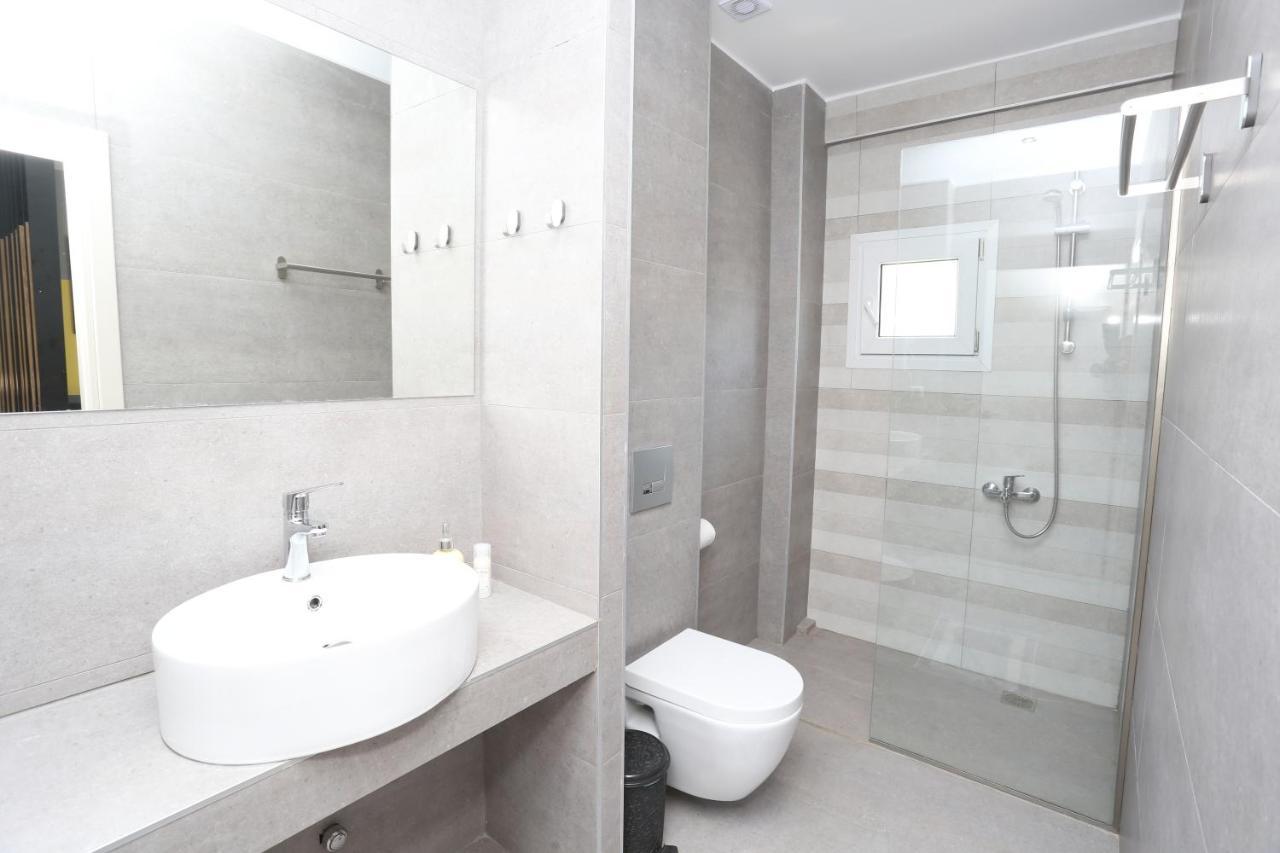 Downtown Seaside Suites Szaloniki Kültér fotó