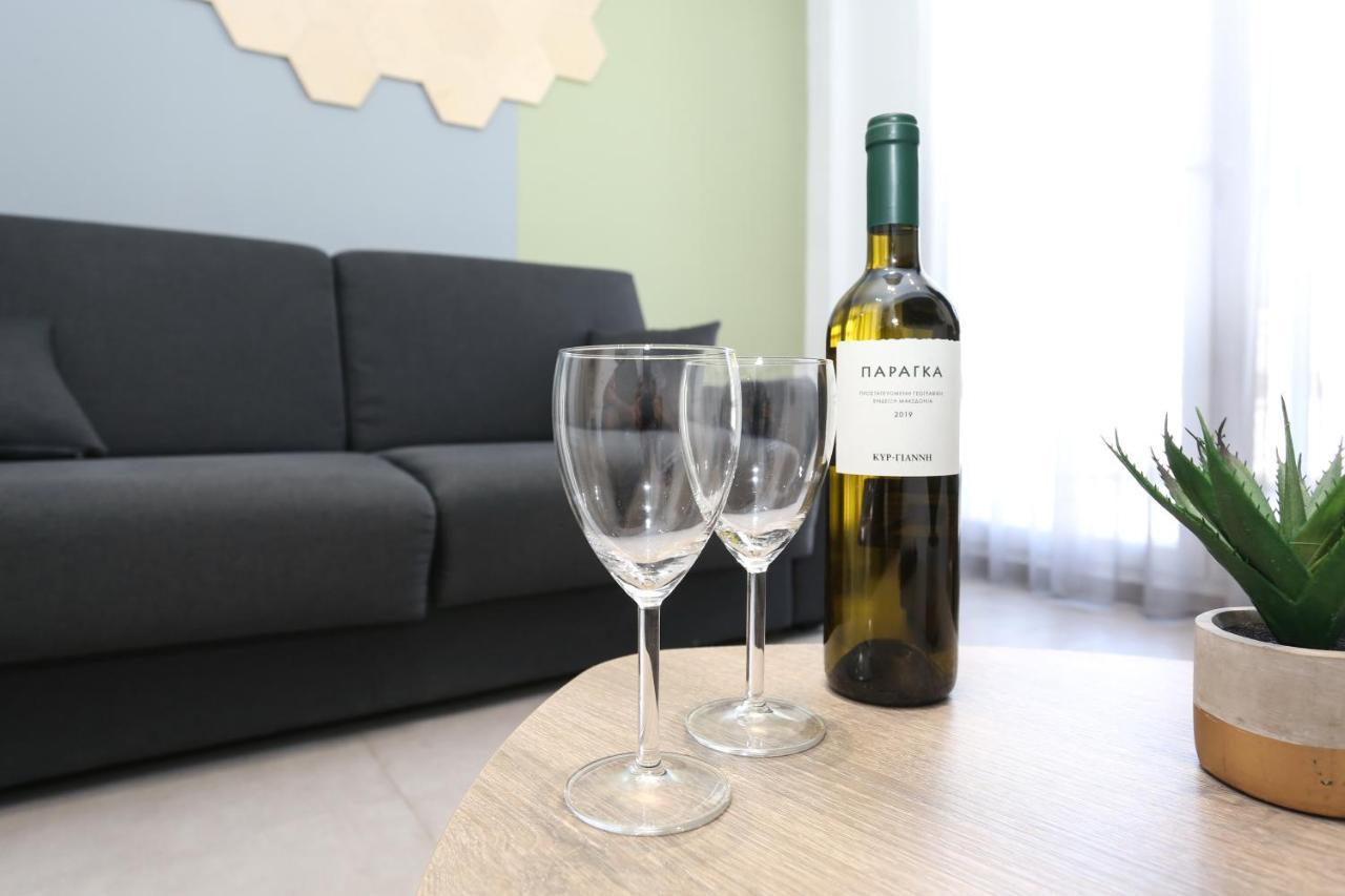 Downtown Seaside Suites Szaloniki Kültér fotó